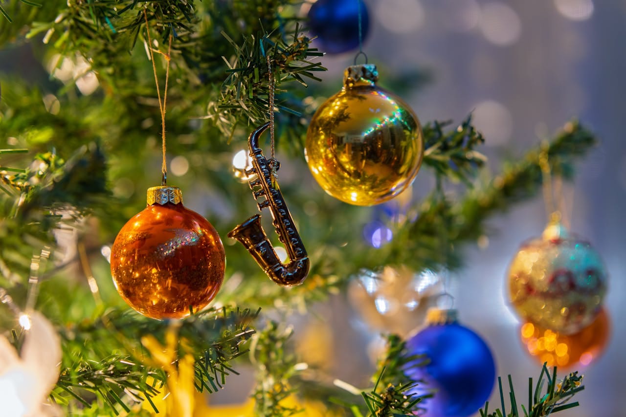 Jak wybrać sztuczną choinkę, która wygląda jak żywa?